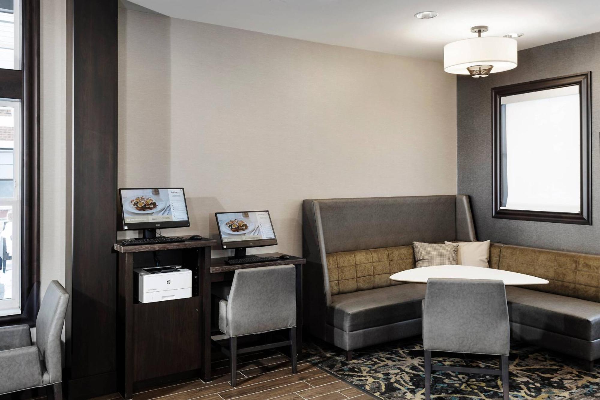 Residence Inn By Marriott Milwaukee Brookfield Exterior photo