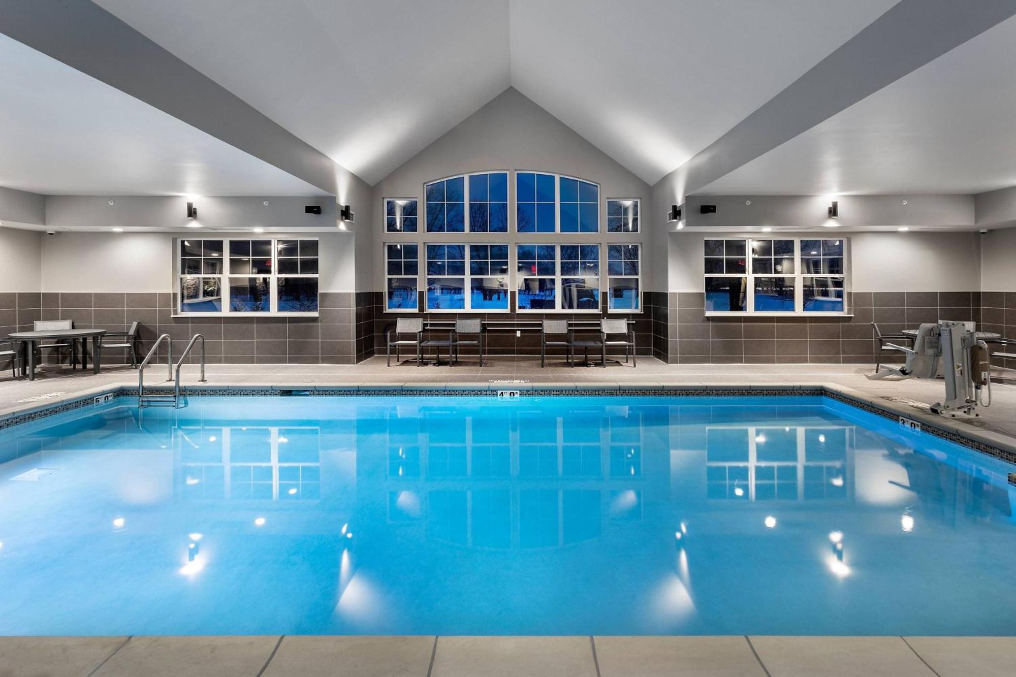 Residence Inn By Marriott Milwaukee Brookfield Exterior photo